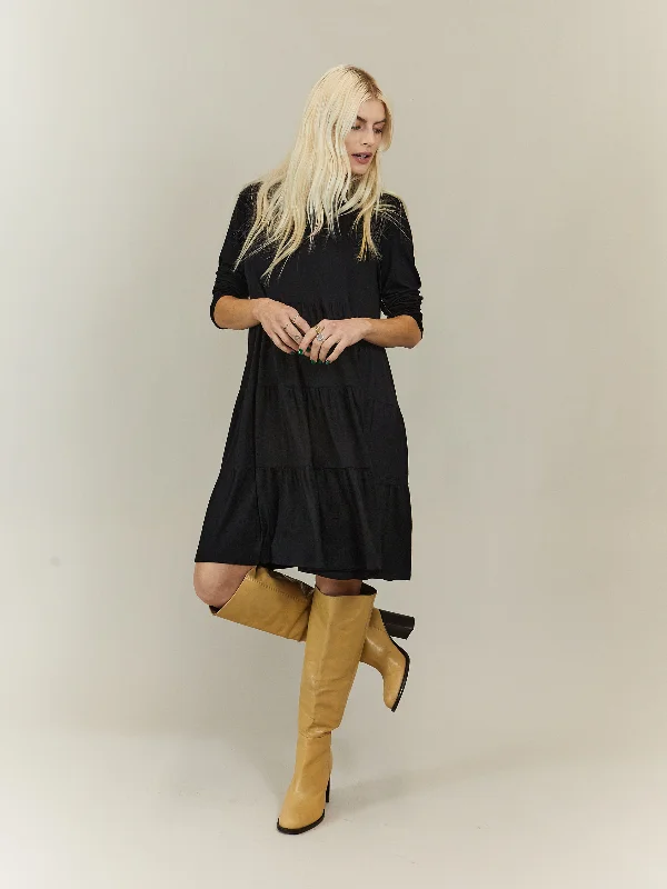 Stef Tiered Jersey Smock Dress / Black Best mini dresses for curvy figures